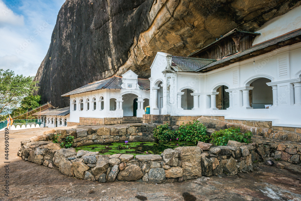 Dambulla cave temple